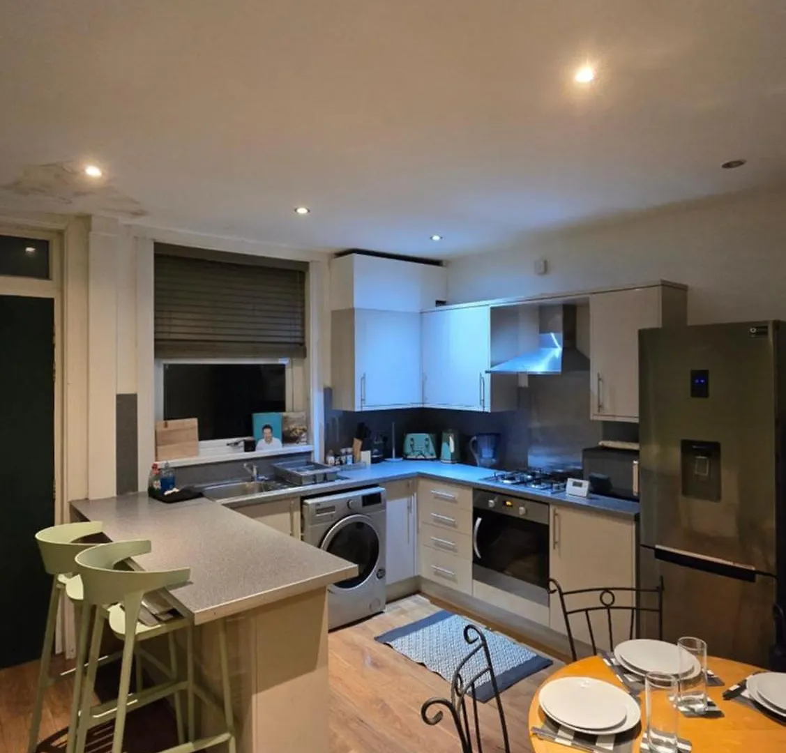 Cosy 3 Bedroom, 5 Bed House! Leeds